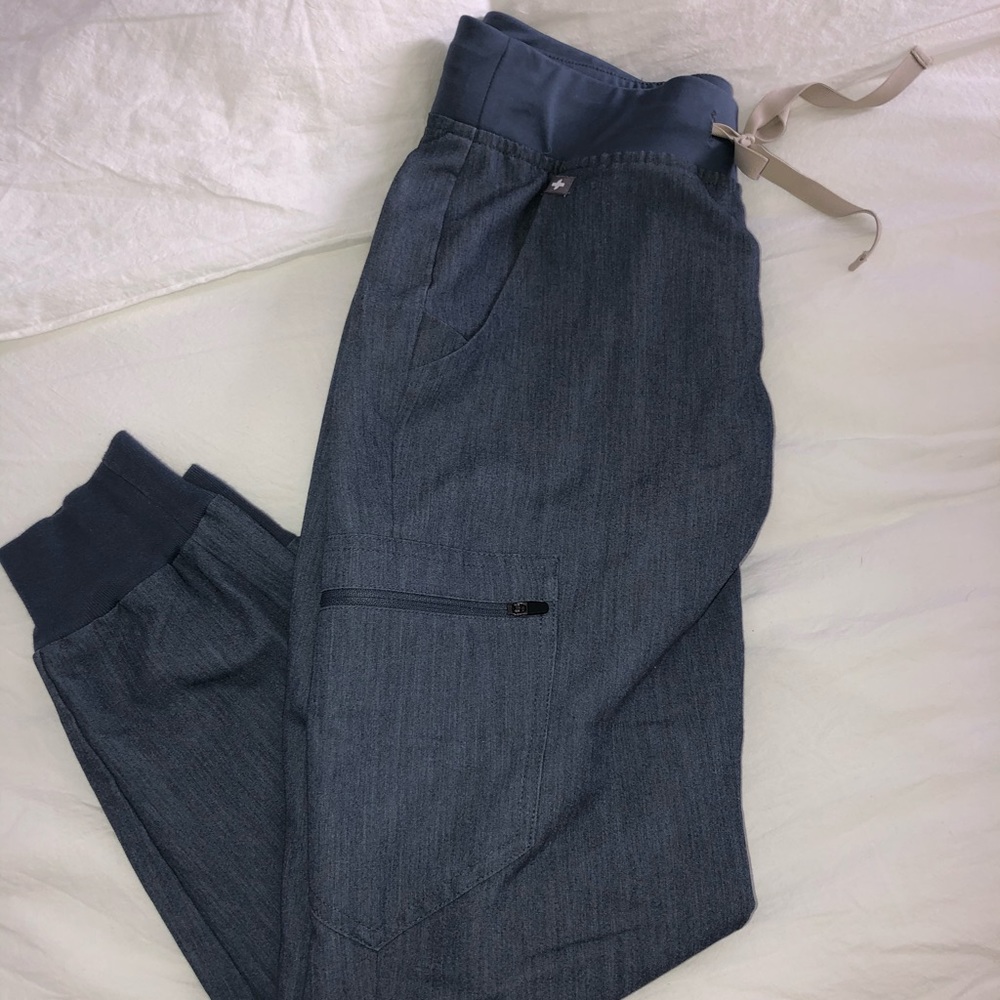 FIGS Jogger Scrubs Size XS/P